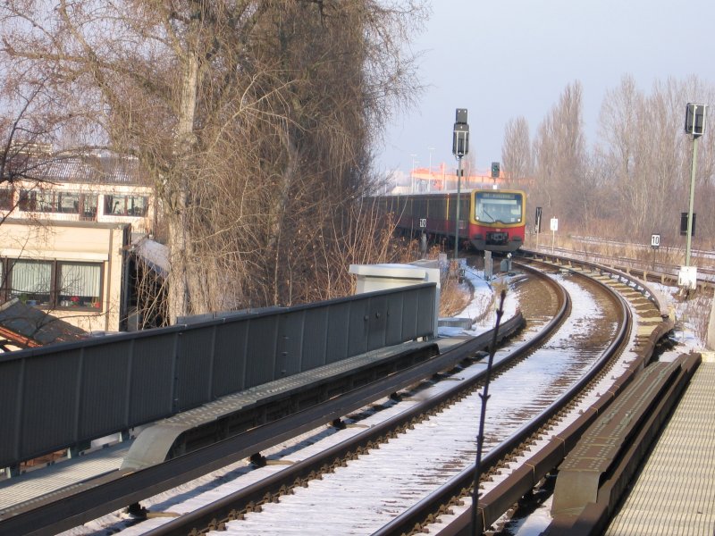 S-Bahnzug auf der Ringbahn, Winter 2006