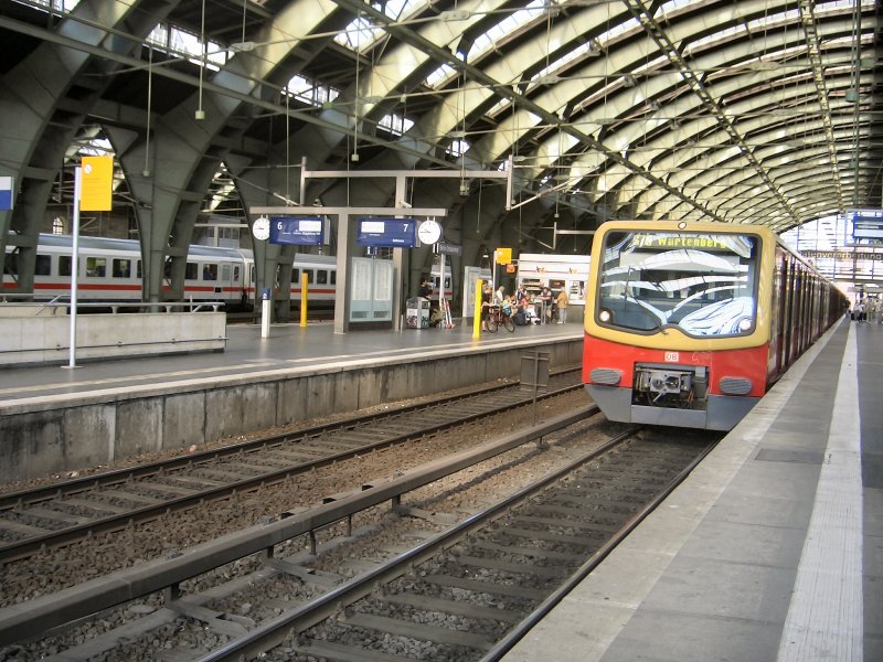 S-Bahnzug im Ostbahnhof, 2006