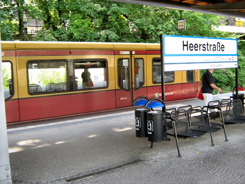 S9/S75 im Bhf Heerstrasse, Mai 2009