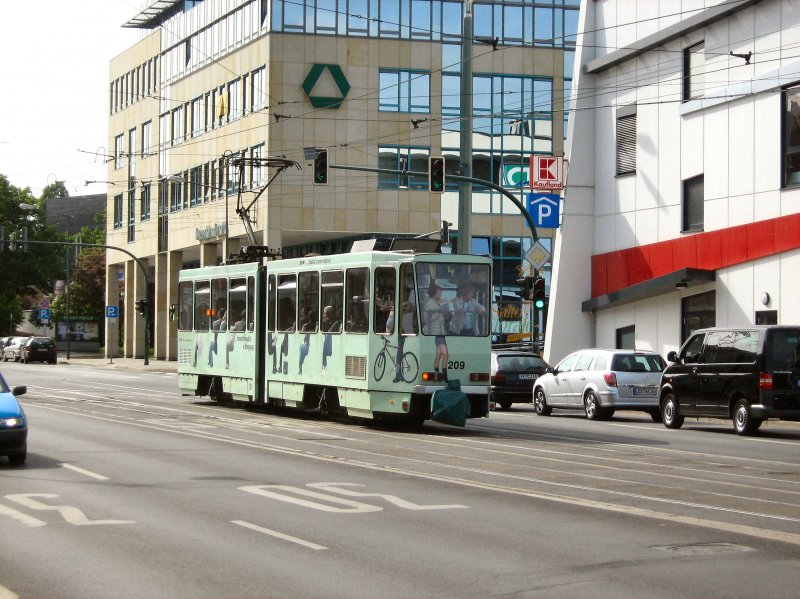 TATRAWAGEN KT4D (209) in Stadtmitte, Mai 2009


