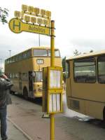  Alte Bushaltestelle , aufgestellt in Spandau 2007
