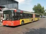 Bus/27759/schon-gut-gefuellt-mit-s-bahn-reisenden-der Schon gut gefllt mit S-bahn-reisenden, der Ersatzverkehr am Bhf Zoo. Nchster Halt: Tiergarten - am letzten tag 2. 8. 2009