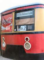 S-Bahnwagen als Imbis vor dem Flughafen Schnefeld, 2006