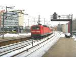 S-Bahn ERSATZVERKEHR/49532/s-bahn-ersatzverkehr-geschoben-richtung-potsdam-verlaesst S-Bahn Ersatzverkehr geschoben Richtung Potsdam, verlsst gerade den Bhf Berlin-Alexanderplatz am  13.1.2010