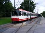 Stadtbahn/12114/eine-doppeltraktion-aus-stadtbahnwagen-b-verlaesst Eine Doppeltraktion aus Stadtbahnwagen B verlt die Haltestelle Fredenbaum in Dortmund als Zug der Linie U41 nach Hrde; der Abzweig nach links im Vordergrund fhrt zur Wendeschleife - 19. Juli 2008.