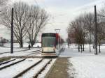 strassenbahn/46833/combino-auf-der-linie-5-zum Combino auf der Linie 5 zum Zoopark. Noch liegt etwas Schnee am 24.12.2009