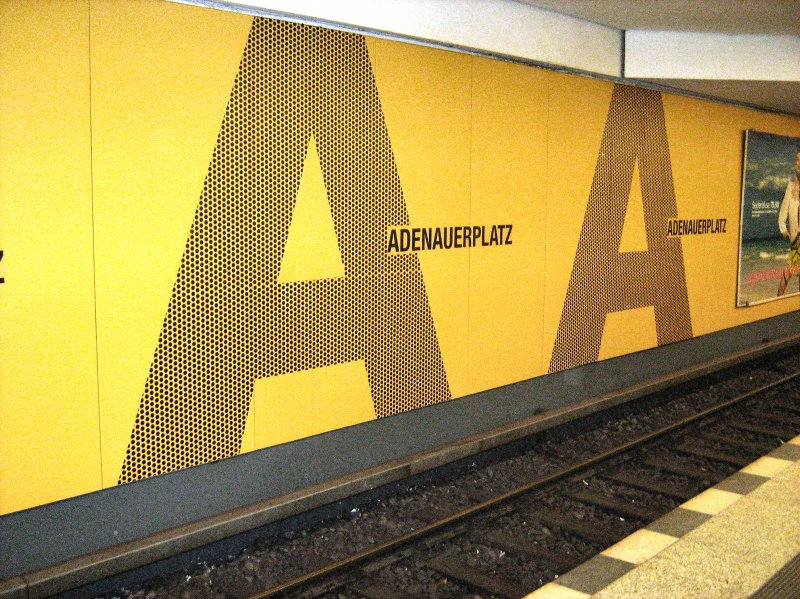 U-Bahnhof Adenauerplatz (am Kurfrstendamm) - Mai 2009