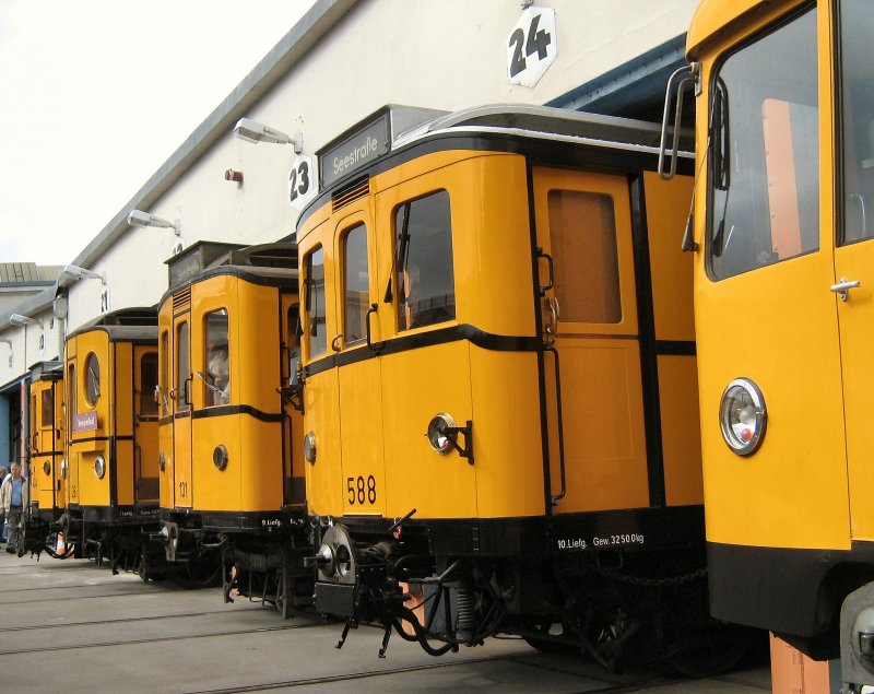 U-Bahnwagen verschiedener Baujahre, Werkst. Seestrasse am Tag der offenen Tr 2008