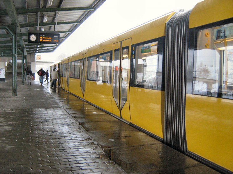 U-Bahnzug Typ H - Fenruar 2009