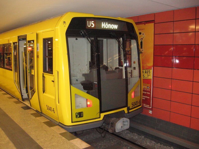 U-Bahnzug Typ H nach Hnow, Berlin 2007