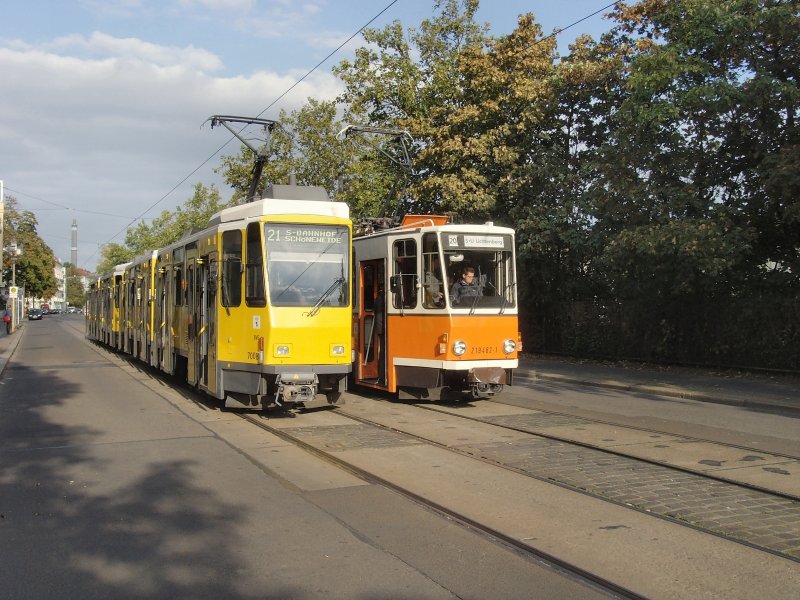 Zwei KT4D, modernisiert und nicht modernisiert an der Hst. Lichtenberg, Bhf - Berlin 26.9.2009