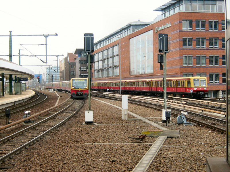 Zwei S-Bahnbaureihen am Ostbahnhof, Mrz 2009