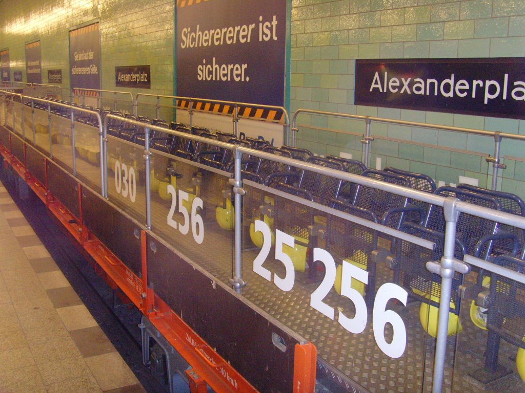 Cabrio-Zug im U-Bhf Alexanderplatz, 2010