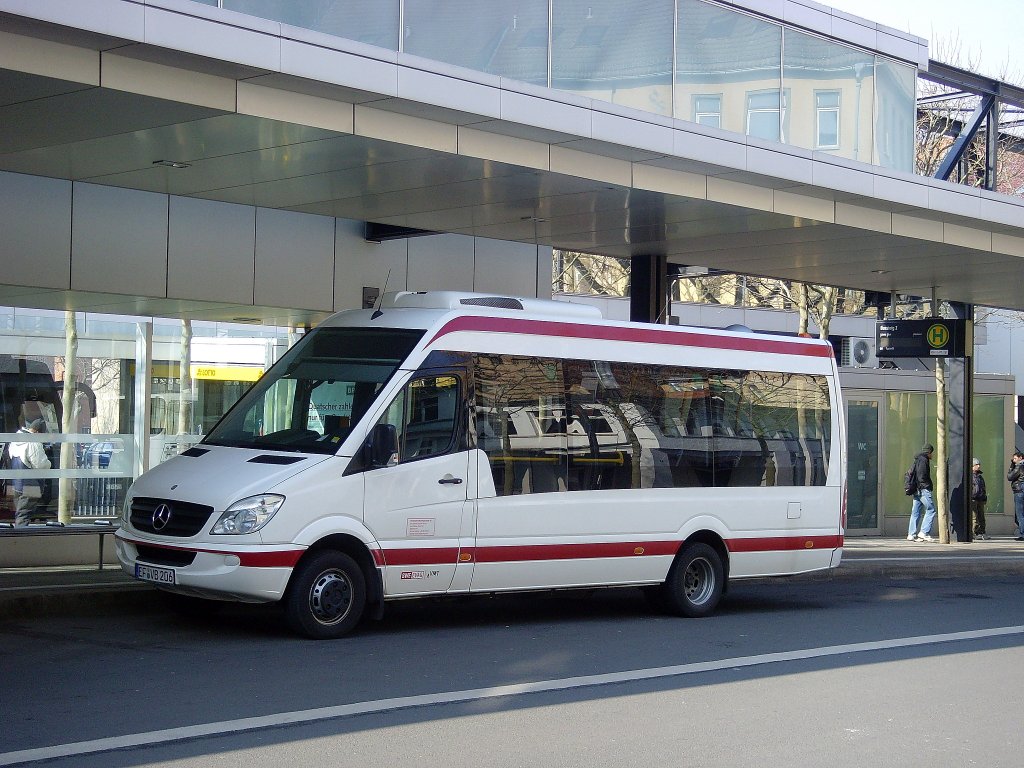 EVAG-Kleinbus am Busbahnhof Erfurt, Mrz 2011