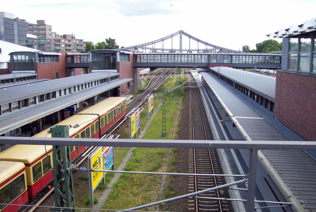 Gesundbrunnen (Ring-, Nordsd- und Fernbahn), S-Bahnsteig mit S2 (29.07.2010)