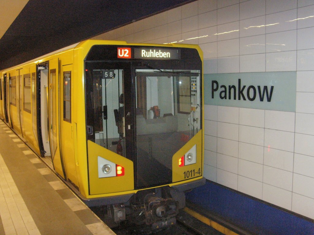 Hk-Zug im U-Bhf Pankow nach Ruhleben, Berlin 21.10.2009