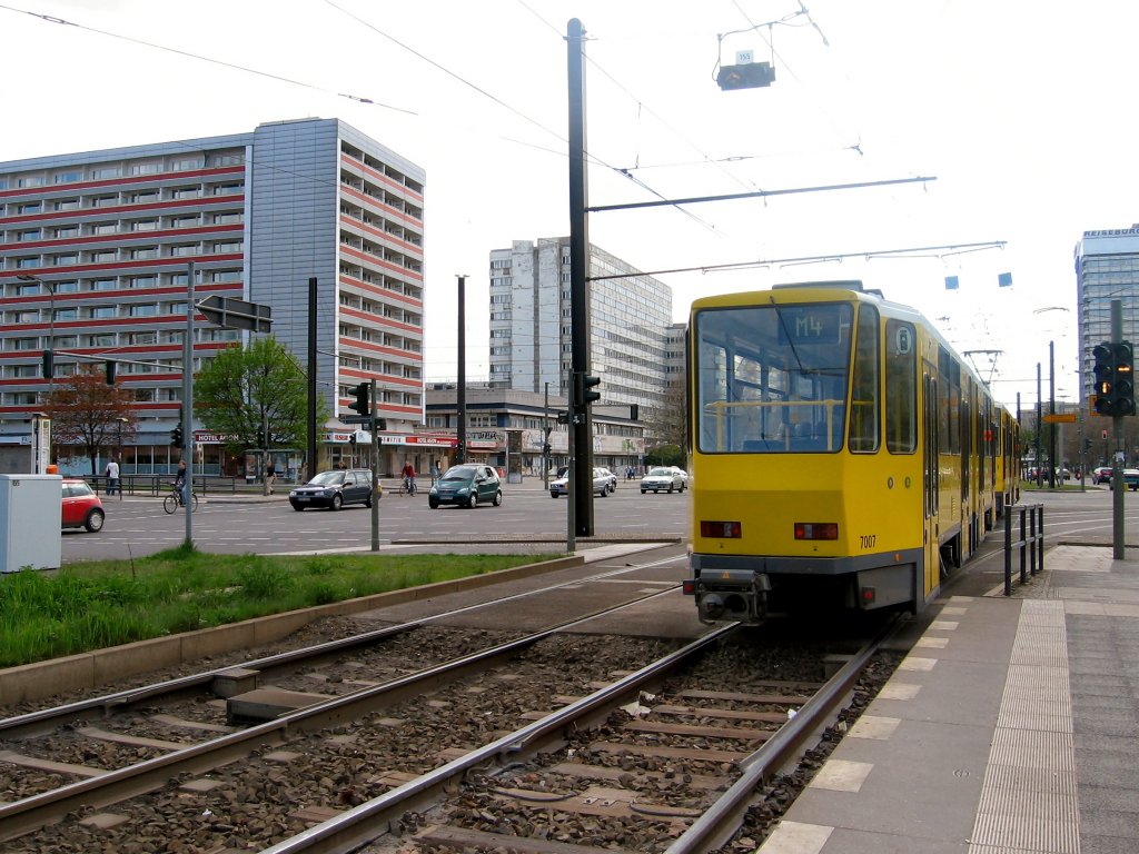 KT4D-Zug auf der Linie M4, Berlin 1.5.2006