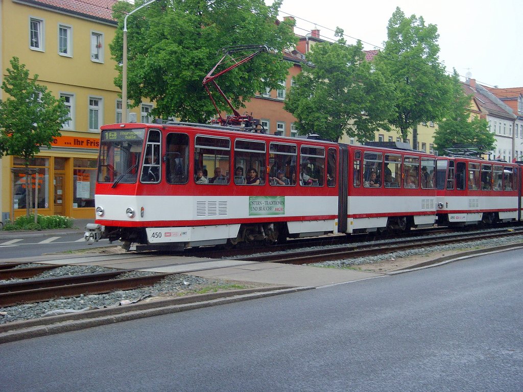 KT4D-Zug in der Magdeburger Allee, 2011