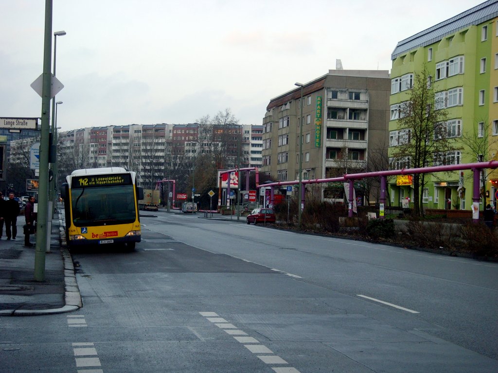 Linienbusverkehr am Ostbahnhof 2011