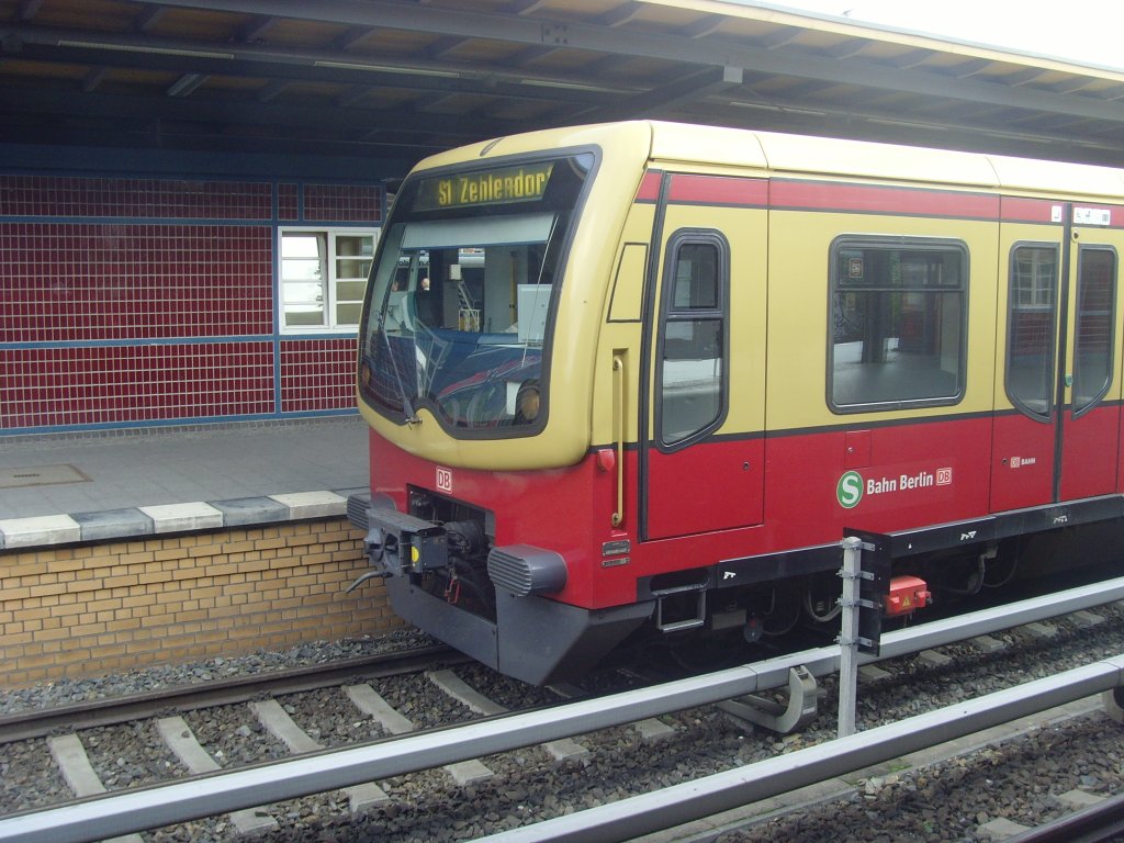 S-Bahn nach Zehlendorf (S1) im Bhf Wannsee, 10.9.2010