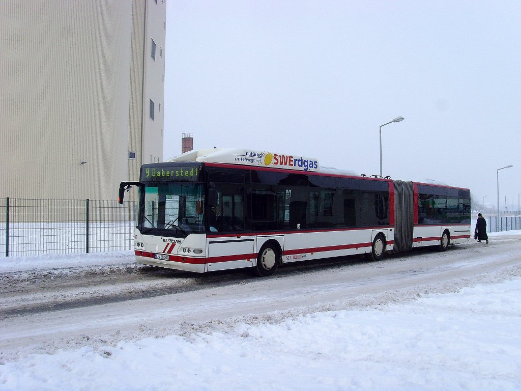 Stadtbus an der Endstation Nordbahnhof, 3.12.2010