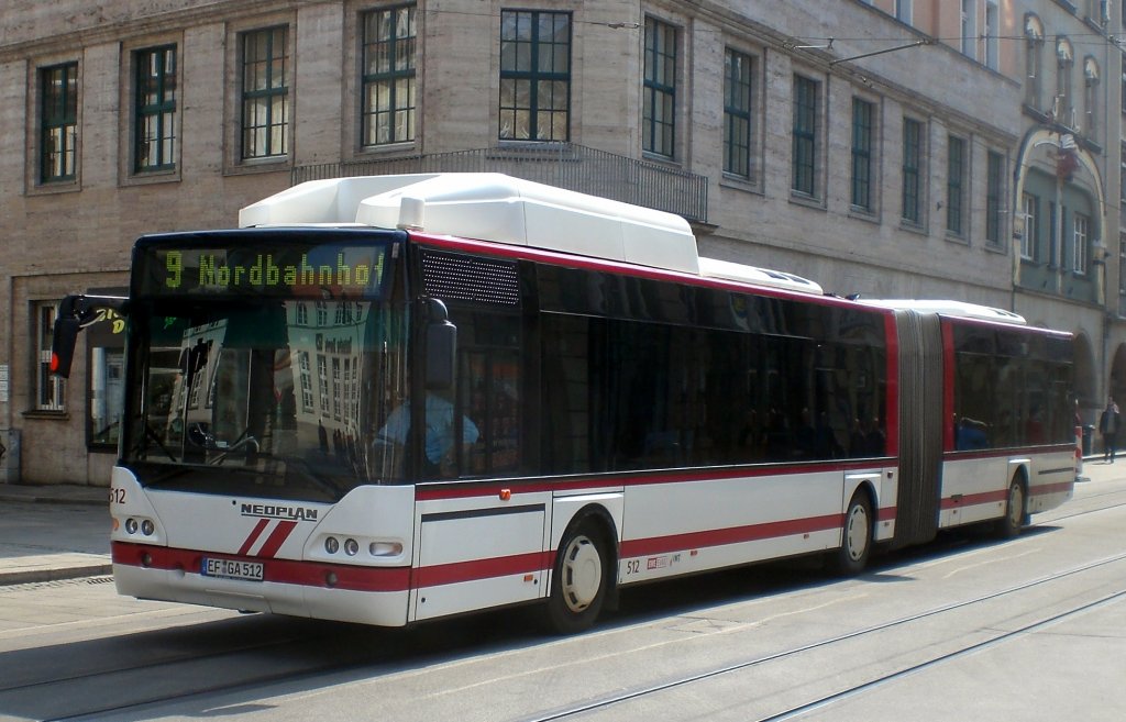 Stadtbus der Linie 9 in der Bahnhofstrasse, Erfurt 13.4.2010