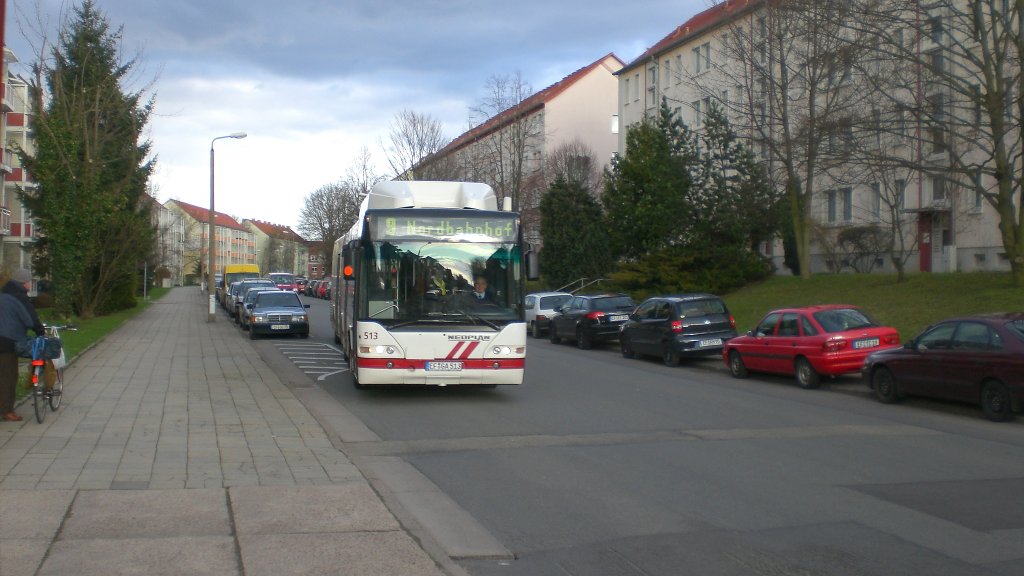 Stadtbus der Linie 9 bei der Hst. Geraer Strasse, Erfurt 31.3.2010