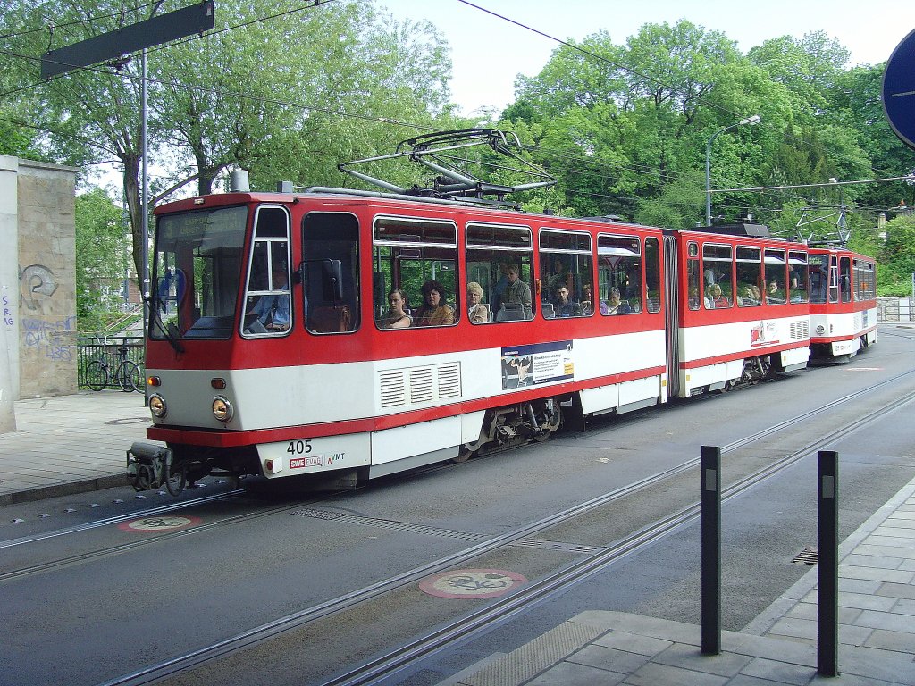 Tatra-Tw 405 vor der Einfahrt in den Bahnhofstunnel, Erfurt mai 2010