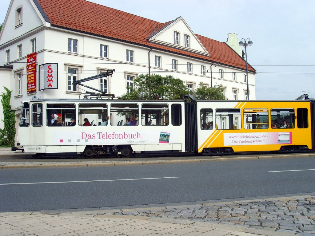 Tatra-Zug mit mittelteil am Sdbahnhof, Gera 2010