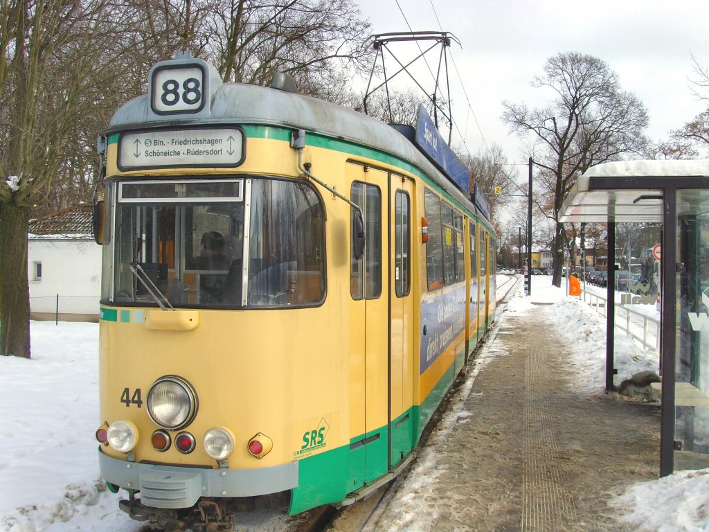 Tw 44 der SRS in der Endstation Friedrichshagen, 29.1.2010