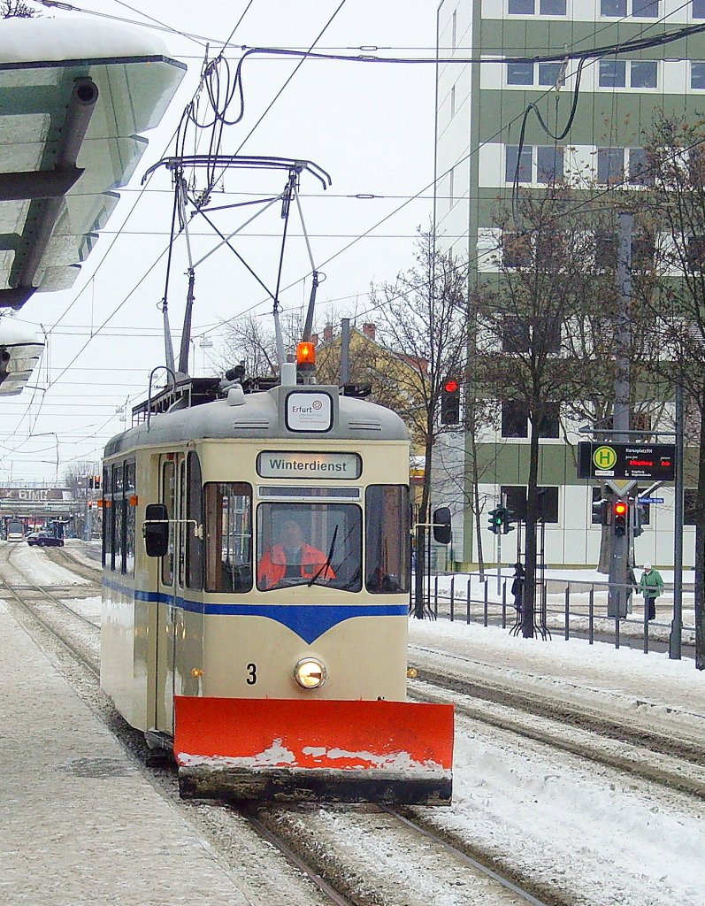 Tw im Einsatz Winterdienst am Hanseplatz, Dezember 2010