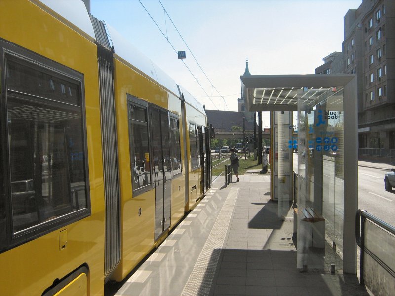 Haltestelle der M2 nahe Bhf. Alexanderplatz, 21.4.2009