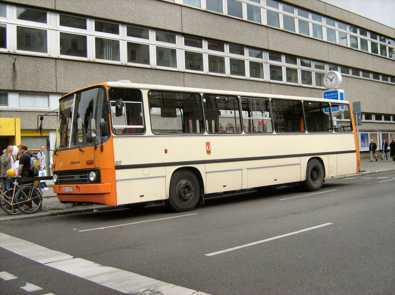 IKARUS-Stadtbus in der Mllerstrasse, Sept. 2008