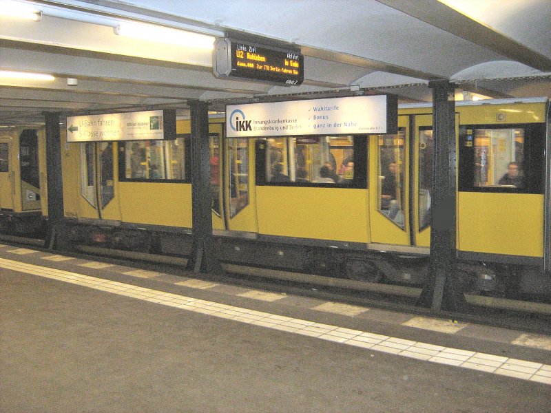 Kleinprofilzug Typ Hk Linie U2, Mrz 2009