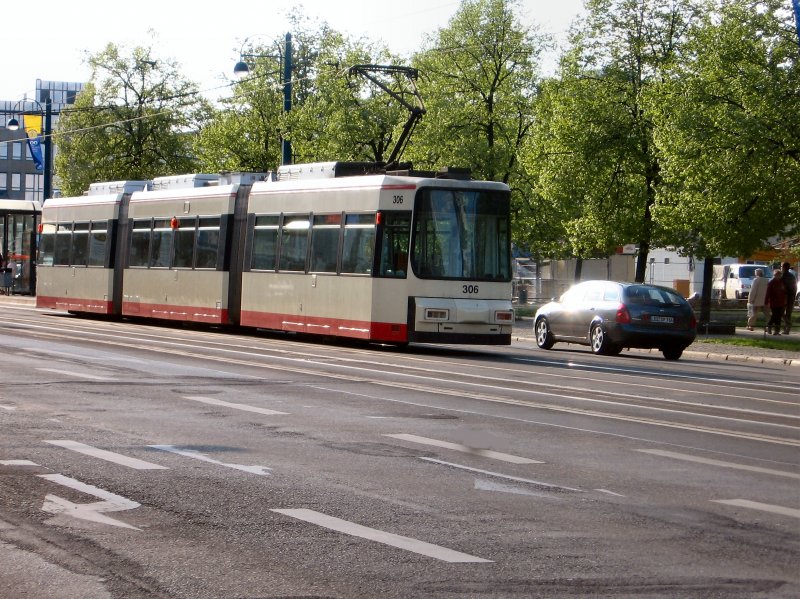 Niederflurbahn in Frankfurt, 2006