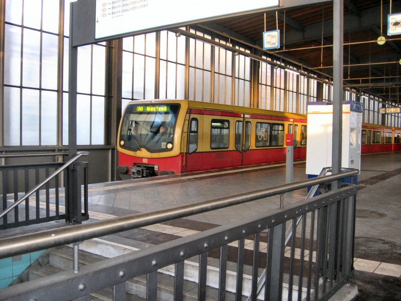 S-Bahnzug in Schneberg, Berlin 2006