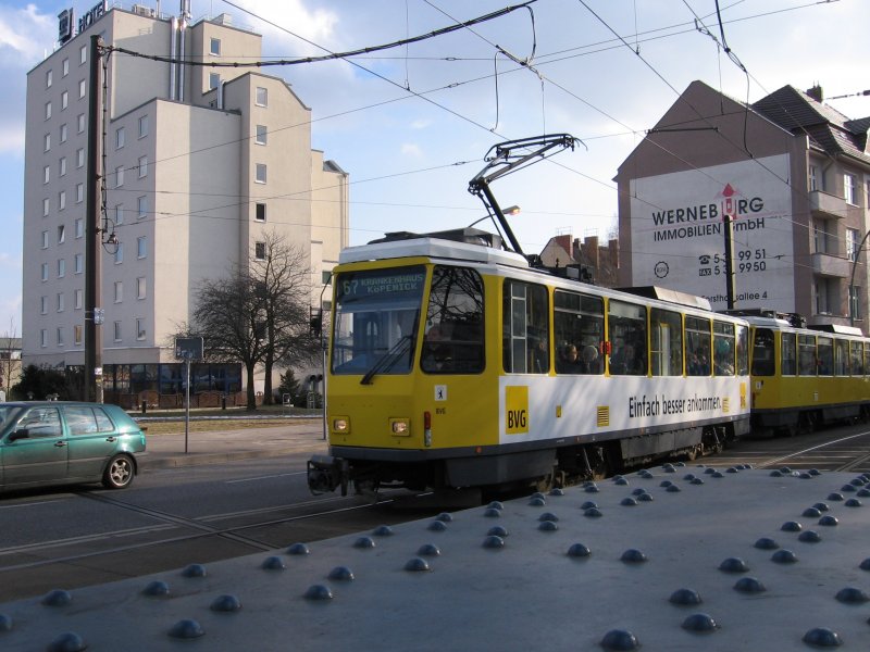 T6A in Berlin-Schneweide vor der Spreebrcke, 2006