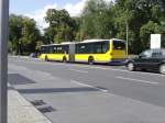 Bus/10711/gelenkbus-verlaesst-die-hst-rathaus-spandau Gelenkbus verlt die Hst. Rathaus Spandau
