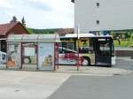bus/79873/an-der-haltestelle-in-hochheim An der Haltestelle in Hochheim