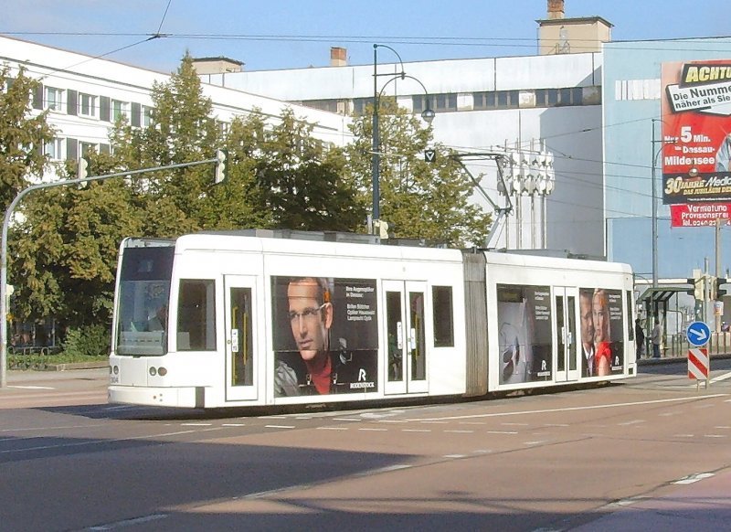 Tw 304 auf der Linie 3 Fahrtrichtung Hauptbahnhof, Dessau 12. 9. 2009