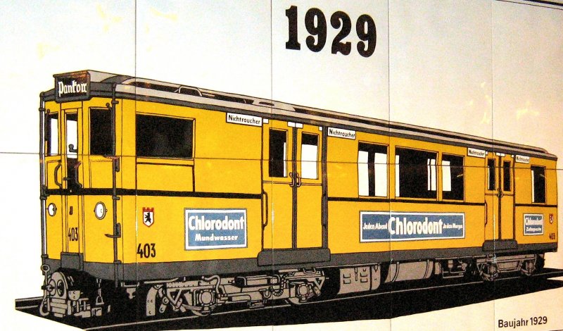 Wand-Dekoration U-Bhf Klosterstr. mit U-Bahnzug von 1929